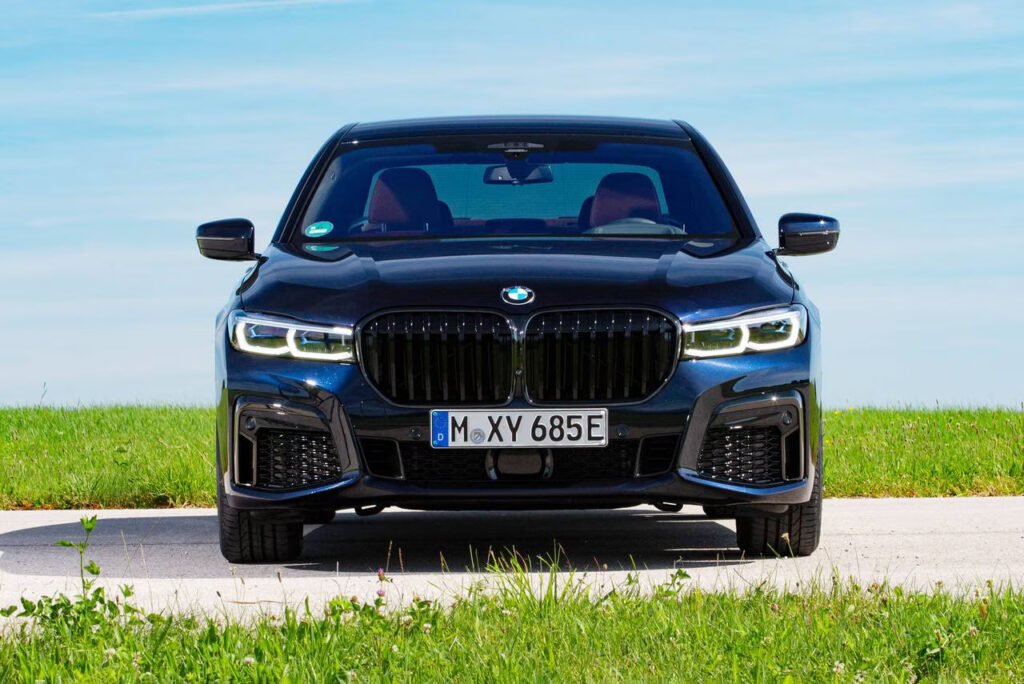 Professional BMW 7 Series With Chauffeur in Dubai