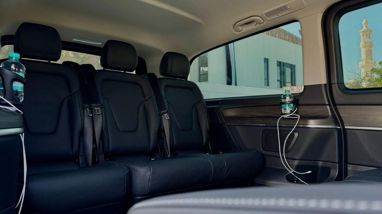 Hotel airport transfer Dubai luxury hotel chauffeur concierge service